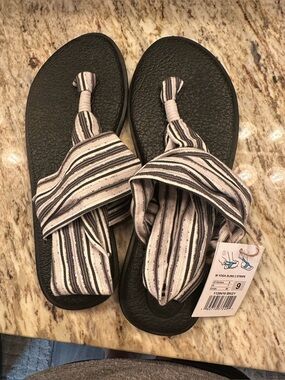Sanuk Striped Black & Cream Yoga Sling 2 Sandals